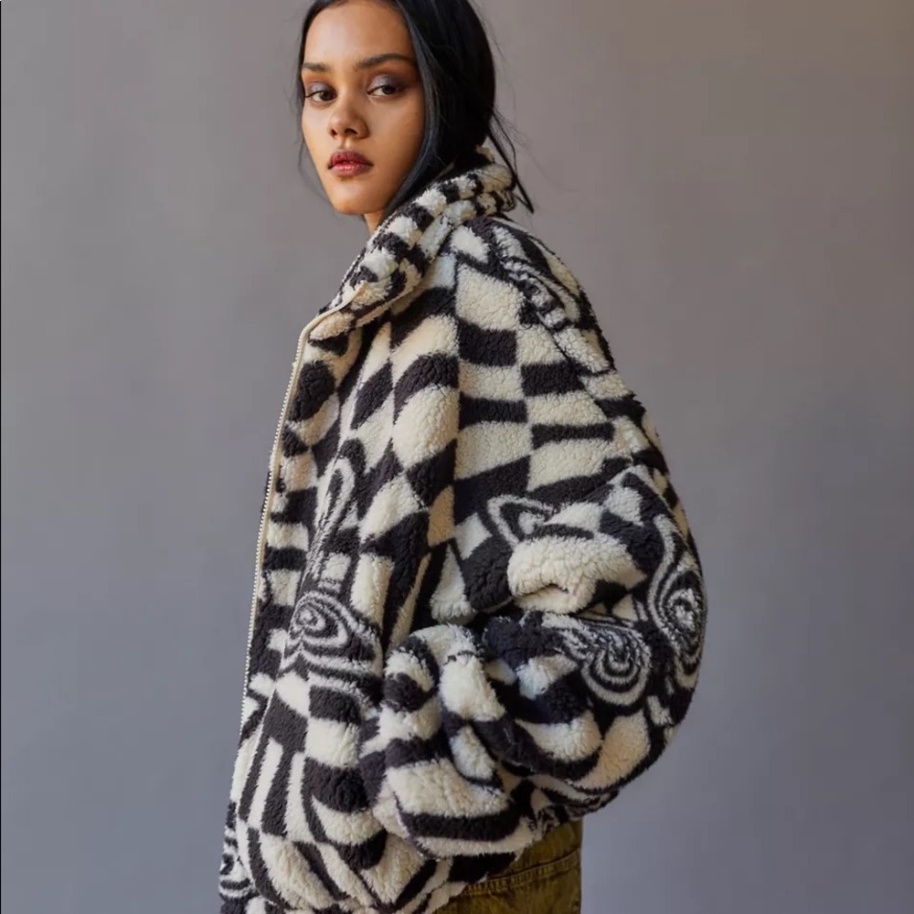 NWT UO Olivia Print Sherpa Jacket  Size: XSmall    Black + White  SKU: 61265542